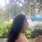 Ishika Singh Instagram - When ur daughter video bombs ur reel and u forget the steps 🤭🤭 all u can say to her is PRETTY WOMAN opsiee I guess it’s pretty girl 👧 👩 #prettywoman #prettygirls #motherhood #momlife #momblogger #momanddaughter #momlifebelike #mommyhood #mommylife #mommeme