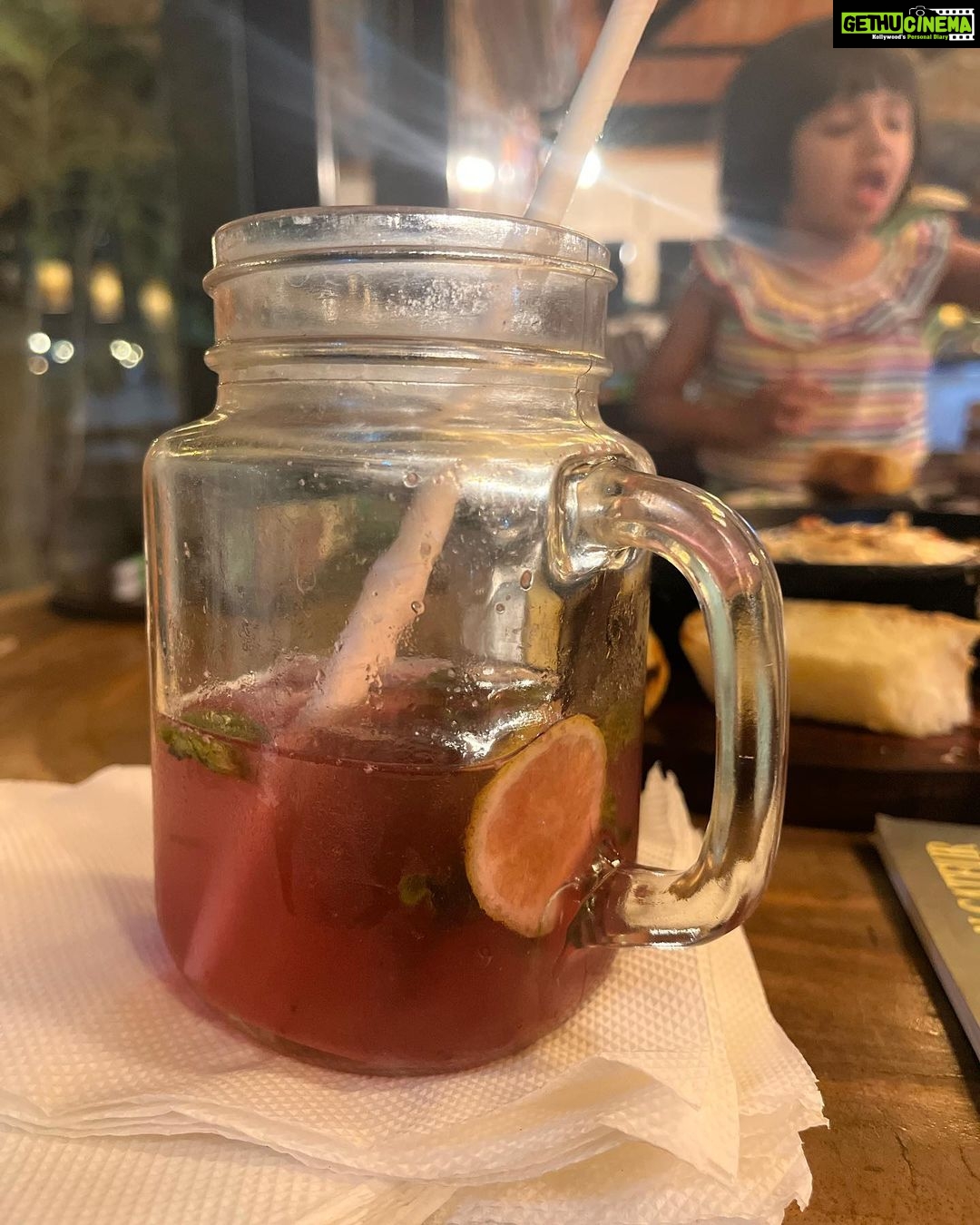 Ishika Singh Instagram - Life is a combination of magic , music , laughter , good vibes and good food … n I had it all today at @coffeecuphyderabad kompally … and above all came across this book called 42 mondays #42mondays something interesting 🤔 for my next read #hangout #dinnertonight #dinner #dinnerwithfamily #dinnerwithfriends #dinner #familytime #outnow #musicdanceandfood #musicdance #foodporn #food #foodies #itialianfood #italian #foodlove #foodie #foodiesofinstagram #foodiesofindia #hyderabadfoodie #hyderabadfoodie