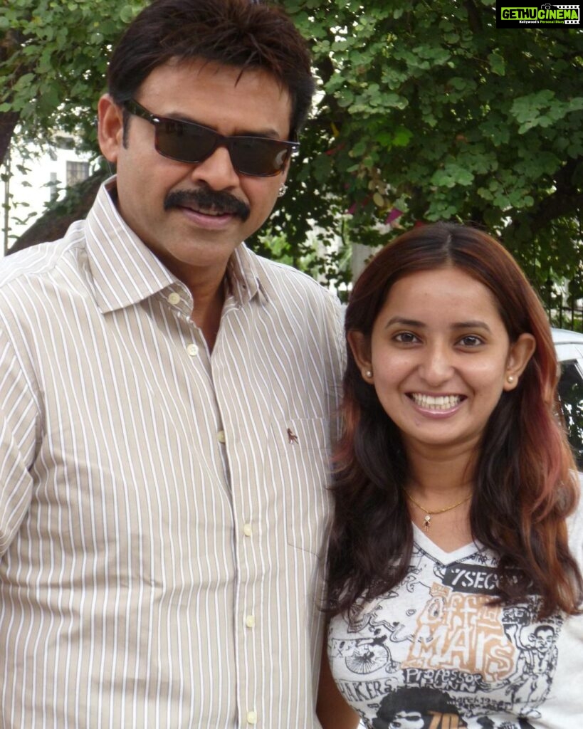 Ishika Singh Instagram - My fan girl moment around 10 years ago at ramanaidu . Please ignore my hair colour lolz 🫣. #tollywood #tollywoodcinema #telugucinema #telugufilmnagar #telugufilmindustry #telugumovie #telugufilmnagar #tollywood #ᴛᴏʟʟʏᴡᴏᴏᴅ #venkateshdaggubati #ramanaidustudios