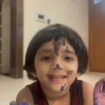 Ishika Singh Instagram - When my daughter becomes my makeup artist 👩‍🎨 … I get blueeee eyeshadows , blue eyes … blue lips and ended up with blue face and blue day !!! #blueeyes #bluehair #blueface #motherlove #motherhood #motherdaughter #mommylife #mommy #mommyhood #mommyandme