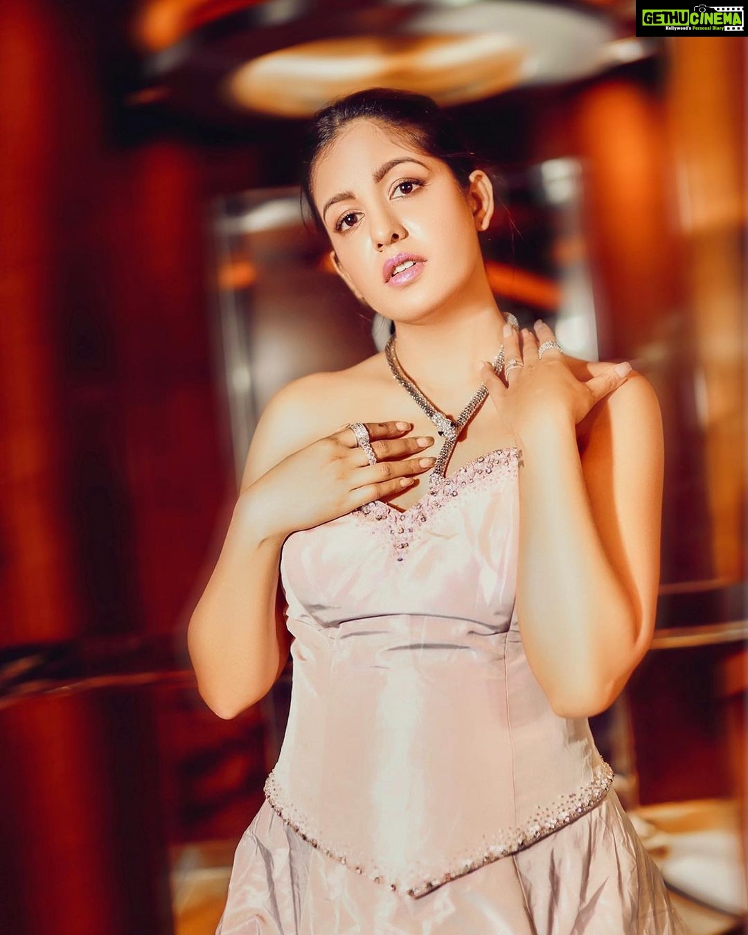 Ishita Dutta Instagram - #shiningbrightalways💫 Styled by: @styleitupbyaashna Shot by: @xbullsnaps Outfit: @uttamcreations Necklace: @inayatfashions Rings: @styleitupstudio Makeup: @punya.makeupandhair Hair: @divyachaudhary024 Retouched by: @gfxjaani Location: @pullmannewdelhiaerocity