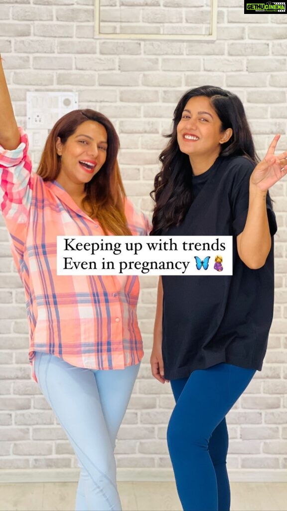 Ishita Dutta Instagram - Keeping up with trending reels even with the 🤰 @ishidutta @tanvithakker #pregnantfriends #bumpalert #trendingreels #ishitadutta #tanvithakker #secondtrimester #thirdtrimester