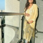 Ishita Dutta Instagram - Taking in all the vitamin D before the monsoons hit ☀️ Outfit: @zubeida_diaries Styling: @styling.your.soul Brand Pr: @socialpinnaclepr