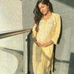 Ishita Dutta Instagram - Taking in all the vitamin D before the monsoons hit ☀️ Outfit: @zubeida_diaries Styling: @styling.your.soul Brand Pr: @socialpinnaclepr