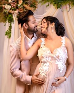 Ishita Dutta Instagram - Only Love ❤️

Thanku for capturing these moments so beautifully…. Memories for a lifetime.
Cannot wait for the next phase of our life to start… 
@littletoesbymuskan @sapna_kapoorr 

Stay tuned for more amazing pics from the shoot…. 💜💜💜

@vatsalsheth

Styled by: @styleitupbyaashna 

Ishita’s Outfit: @purvisethiacouture 
Jewellery: @noraahajewels 

Vatsala’s Outfit: @h.romanticartist
