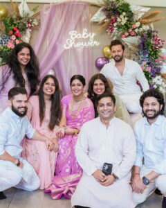 Ishita Dutta Instagram - One with Friends 💜💜💜

#godhbharaiceremony 💜

🧿