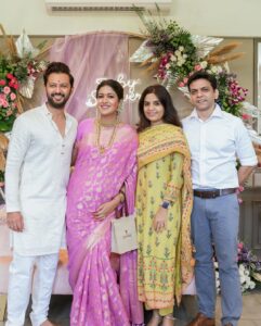 Ishita Dutta Instagram - One with Friends 💜💜💜

#godhbharaiceremony 💜

🧿