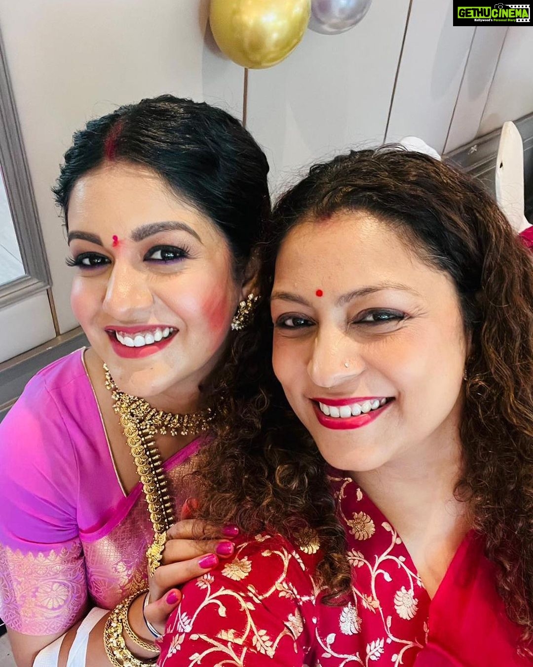 Ishita Dutta - 214.2K Likes - One with Friends 💜💜💜
#godhbharaiceremony 💜
🧿