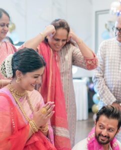 Ishita Dutta Instagram - One with Friends 💜💜💜

#godhbharaiceremony 💜

🧿