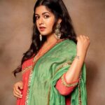 Ishita Dutta Instagram - My Bump, My Bump, My lovely baby Bump ❤️ Loving every bit of it 🥰 @label_kinjalmodi @viralmantra 🧿