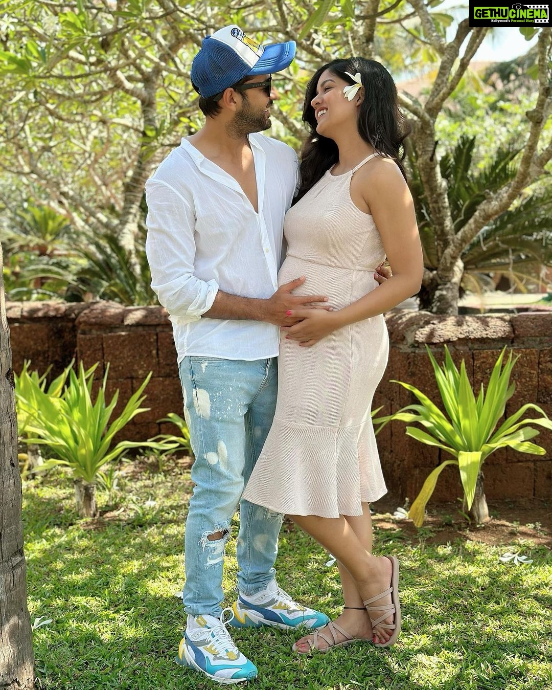 Ishita Dutta Instagram - 'Cause there's somethin' in the way you look at me It's as if my heart knows you're the missing piece You make me believe that there's nothing in this world I can't be I never know what you see But there's somethin' in the way you look at me ❤️ -Christian Bautista @vatsalsheth Outfit: @athenalifestyle.in Styling: @styling.your.soul Brand pr: @socialpinnaclepr