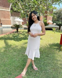 Ishita Dutta Instagram - 'Cause there's somethin' in the way you look at me It's as if my heart knows you're the missing piece You make me believe that there's nothing in this world I can't be I never know what you see But there's somethin' in the way you look at me ❤️ -Christian Bautista @vatsalsheth Outfit: @athenalifestyle.in Styling: @styling.your.soul Brand pr: @socialpinnaclepr