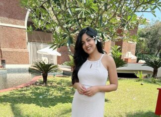 Ishita Dutta Instagram - 'Cause there's somethin' in the way you look at me It's as if my heart knows you're the missing piece You make me believe that there's nothing in this world I can't be I never know what you see But there's somethin' in the way you look at me ❤️ -Christian Bautista @vatsalsheth Outfit: @athenalifestyle.in Styling: @styling.your.soul Brand pr: @socialpinnaclepr