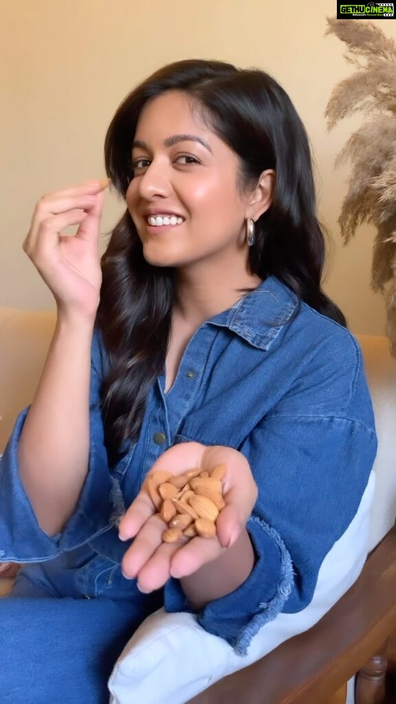 Ishita Dutta Instagram - Eating a handful of almonds everyday is by far one of the best habits I have cultivated to maintain healthy and glowing skin! #StayBeautifulWithAlmonds #almonds #paidpartnership #collab
