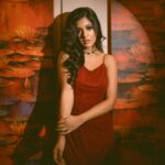 Ishita Dutta Instagram - It's Wine'O Clock Styled by @natashaabothra Team @priyankaa.a_91 @dhwaniivithalani_22 Outfit @majesticbyjapnah Earrings @miranabymegha @affiliates_pr Choker @mozaati Makeup and Hair @makeoverbysejalthakkar Photographer @deepak_das_photography @kakali_das_photography @raj_kashyap_144 Location @courtyardmumbai
