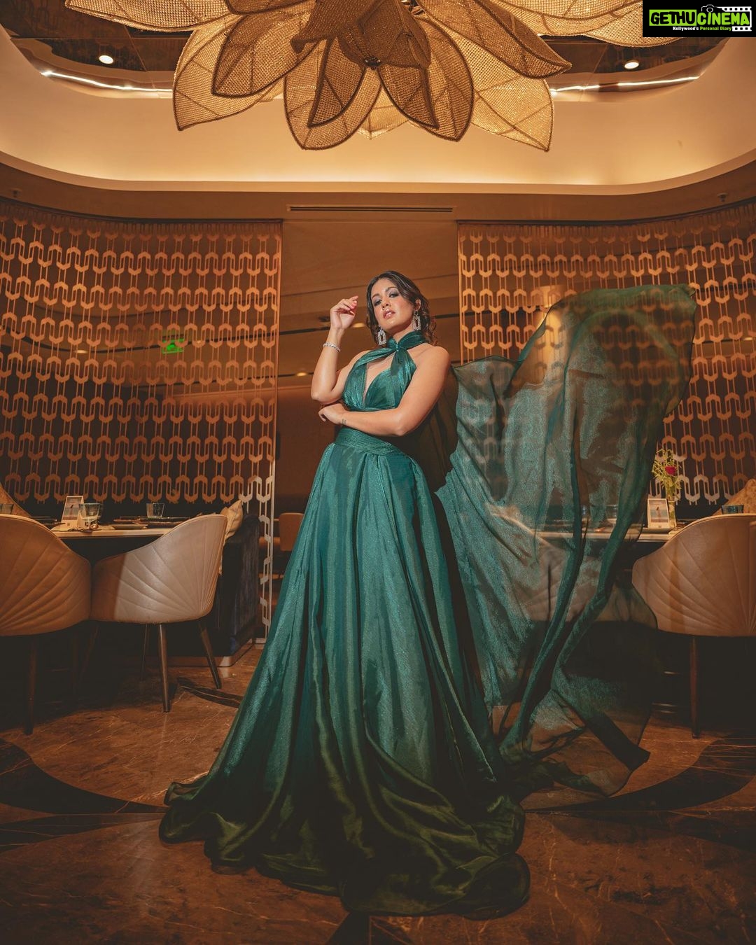Ishita Dutta Instagram - #vibes 💕 Styled by @natashaabothra Team @priyankaa.a_91 @dhwaniivithalani_22 Outfit @nourbyneharika Earrings @miranabymegha @affiliates_pr Bracelet @mozaati Makeup and Hair @makeoverbysejalthakkar Photographer @deepak_das_photography @kakali_das_photography @raj_kashyap_144 Location @courtyardmumbai @ummraomumbai