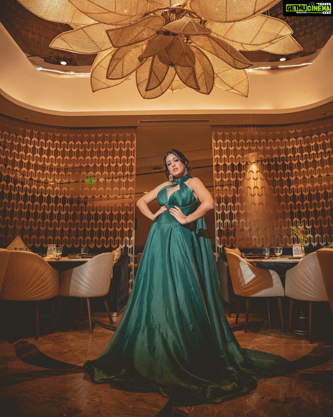 Ishita Dutta Instagram - #vibes 💕 Styled by @natashaabothra Team @priyankaa.a_91 @dhwaniivithalani_22 Outfit @nourbyneharika Earrings @miranabymegha @affiliates_pr Bracelet @mozaati Makeup and Hair @makeoverbysejalthakkar Photographer @deepak_das_photography @kakali_das_photography @raj_kashyap_144 Location @courtyardmumbai @ummraomumbai