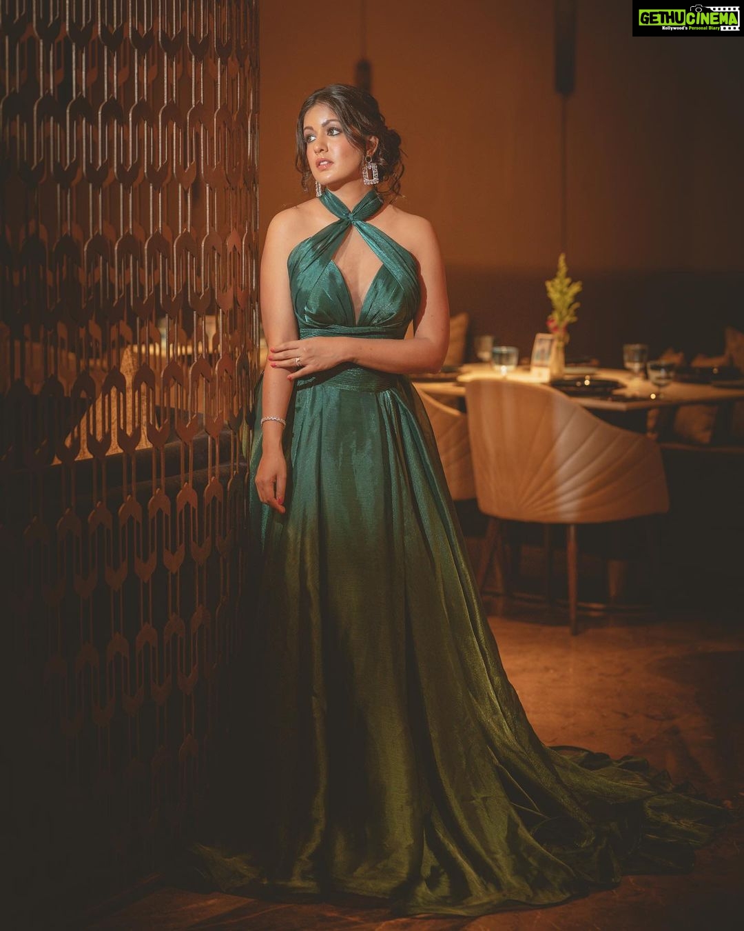 Ishita Dutta Instagram - Dreamy Vibes š¤ Styled by @natashaabothra Team @priyankaa.a_91 Outfit @nourbyneharika Earrings @miranabymegha @affiliates_pr Bracelet @mozaati Makeup and Hair @makeoverbysejalthakkar Photographer @deepak_das_photography @kakali_das_photography @raj_kashyap_144 Location @courtyardmumbai @ummraomumbai