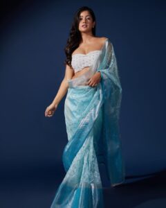 Ishita Dutta Instagram - 💙💙💙 Cover girl of @fablookmagazine march issue. Editor & Founder @milliarora7777 @ankkit.chadha2222 Saree from @sareesbychirag Styled by @milliarora7777 Assisted by @styled_by_tanisha Mua @dishisanghvii Hair @amuthevar Shot by @tanvivoraphotography