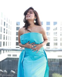 Ishita Dutta Instagram - Pet dukh raha hai high fashion pose 😝 Styled by: @styleitupbyaashna Shot by: @xbullsnaps Outfit: @thefeminiquestore Earrings: @johoriindia Makeup: @punya.makeupandhair Hair: @divyachaudhary024 Location: @pullmannewdelhiaerocity