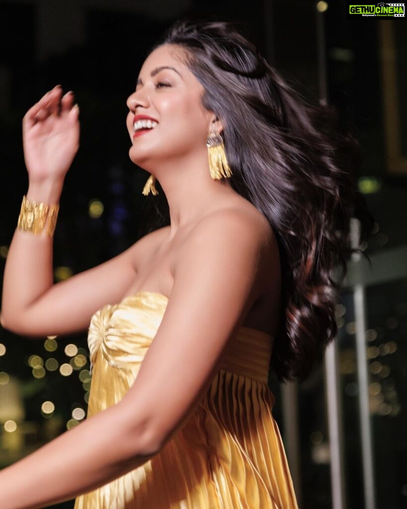 Ishita Dutta Instagram - Feeling like a trophy 🏆 Styled by: @styleitupbyaashna Shot by: @vishalpaul.me Outfit by: @cladclan Earrings: @johoriindia Makeup: @punya.makeupandhair Hair: @divyachaudhary024