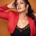 Ishita Dutta Instagram – Getting ready for Christmas 🎄 

Styled by @natashaabothra 
Team @mausmi_mitra_
Outfit @ranbirmukherjeeofficial
Earrings @misho_designs
Ring @pc_jeweller 
Photographer @ashish_ojha_photography