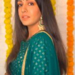 Ishita Dutta Instagram – #AD | All set to attend my friend’s wedding and I recently colored my hair at home using Garnier Color Naturals Ultra Color 
Loving the new look 😍 

✅ Intense Color Payoff
✅ No Ammonia
✅ Visible even on dark hair
✅ Lasts upto 10 weeks 

I chose the shade 5.32 Tapsee’s Caramel Brown, which blends so beautifully with my hair using the virtual try on tool on Garnier’s website ❤

The entire process was so easy and hassle free. It’s my go to at-home color!

 @garnierindia  #ColorWithConfidence #GarnierColorNaturals