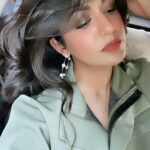 Ishita Dutta Instagram – Good hair days… ❤️

Outfit: @martyco.in
Jewellery: @blingthingstore
Stylist: @styledbynikinagda
@icmentertainment 
@umesh_celebrity_manager