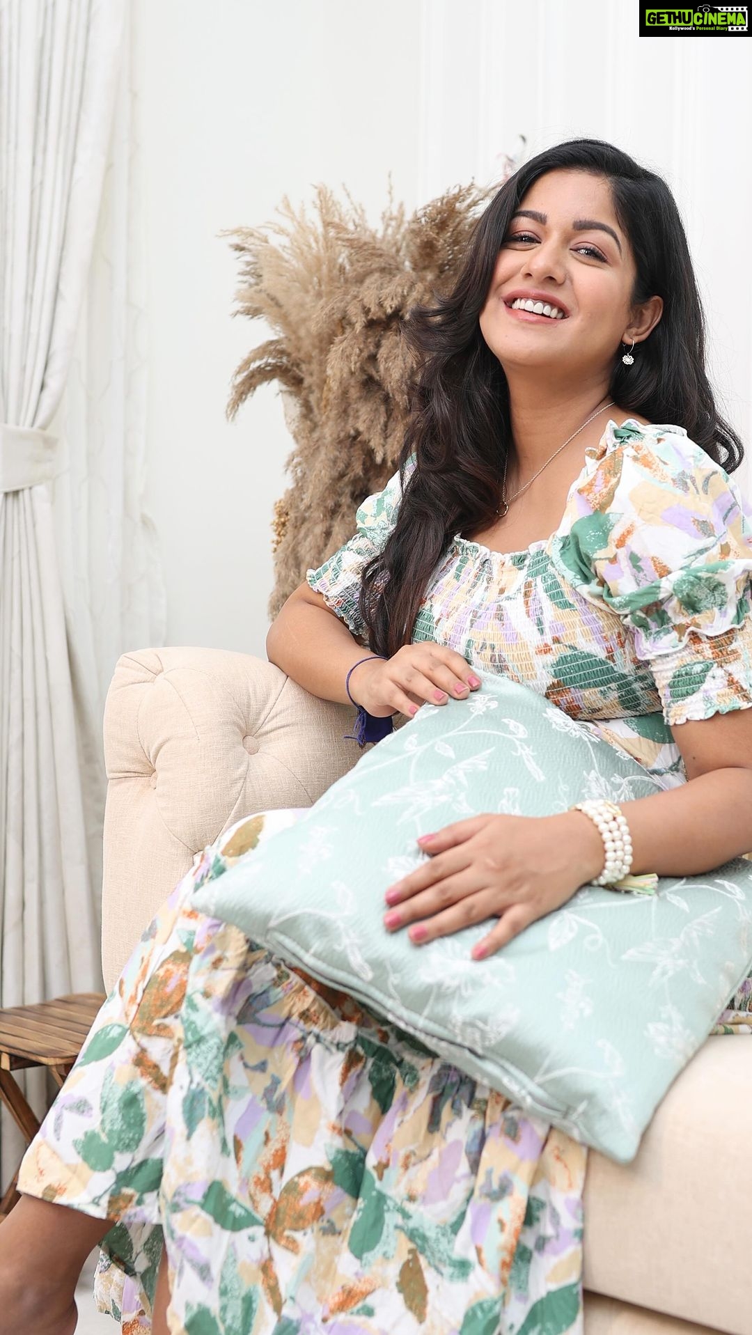 Ishita Dutta Instagram - Your choice of upholstery, curtains, and home decor often reflects your individuality and personal style. Vatsal and I appreciate a more neutral palette, but we also wanted each room to have its distinct character in our new abode. That’s why we turned to the premium home decor brand @nesterrahomedecor, and they delivered exactly what we desired. Drawing inspiration from their Silken Roots and Deep Secret collection, we found curtains that added an air of sophistication and elegance to our space. Complementing them, we selected beautiful sheers from the Breeze - Embroidered Sheers collection, adding delicacy and softness. To complete the ensemble, we opted for upholstery from the Tranquil Eden collection, which perfectly captured the tranquil and harmonious ambience we sought. @nesterrahomedecor understands that every individual has their own unique personality and preferences. That’s why they offer diverse collections, each catering to different tastes because your “Younique Stories Deserve Unique Settings”. #nesterra #nesterrahomedecor #FeaturingYou