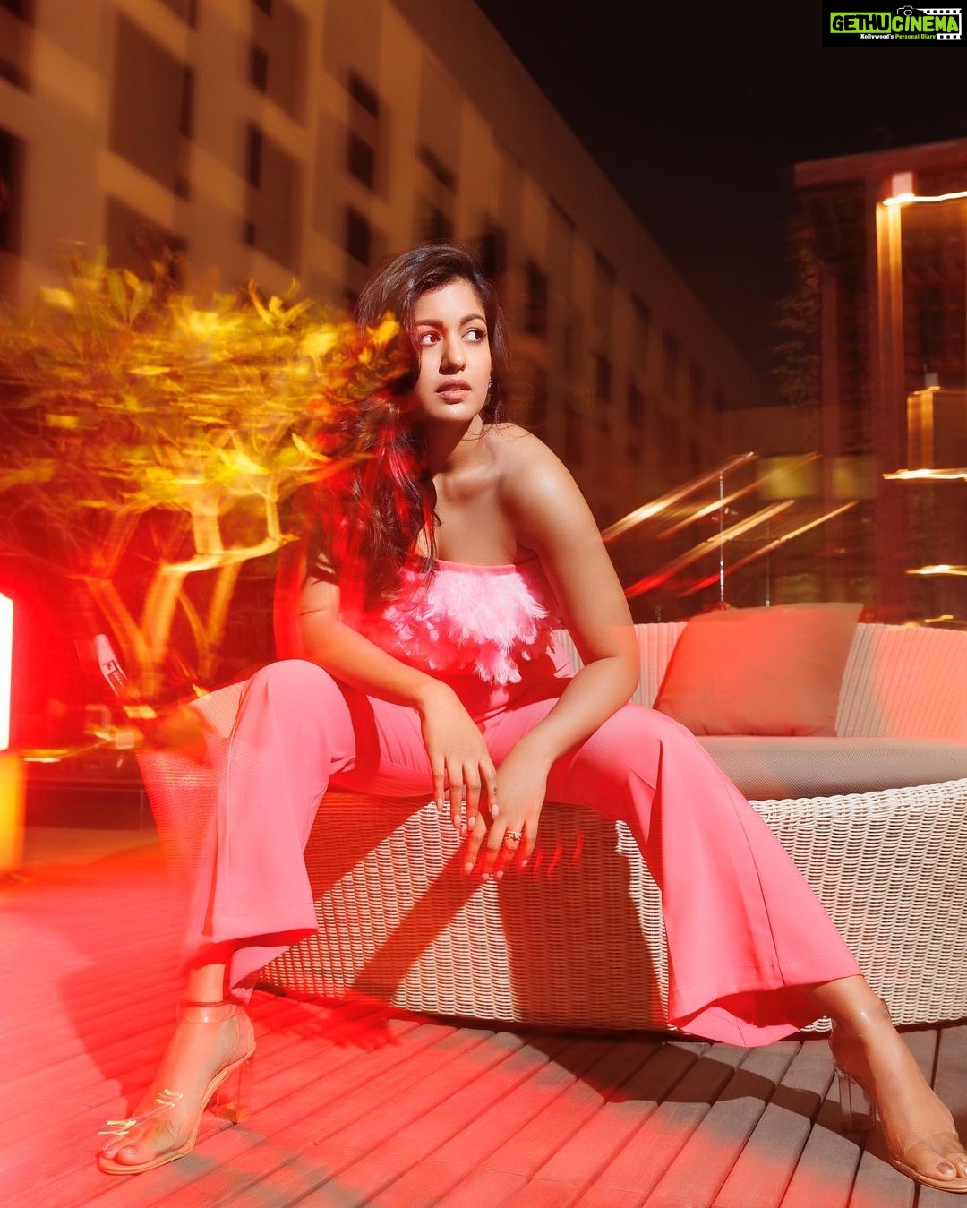 Ishita Dutta Instagram - 💕 Styled by: @styleitupbyaashna Shot by: @vishalpaul.me Outfit by: @ravleen_gulbano Earrings: @johoriindia Makeup: @punya.makeupandhair Hair: @divyachaudhary024 @pullmannewdelhiaerocity