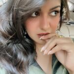 Ishita Dutta Instagram – Good hair days… ❤️

Outfit: @martyco.in
Jewellery: @blingthingstore
Stylist: @styledbynikinagda
@icmentertainment 
@umesh_celebrity_manager