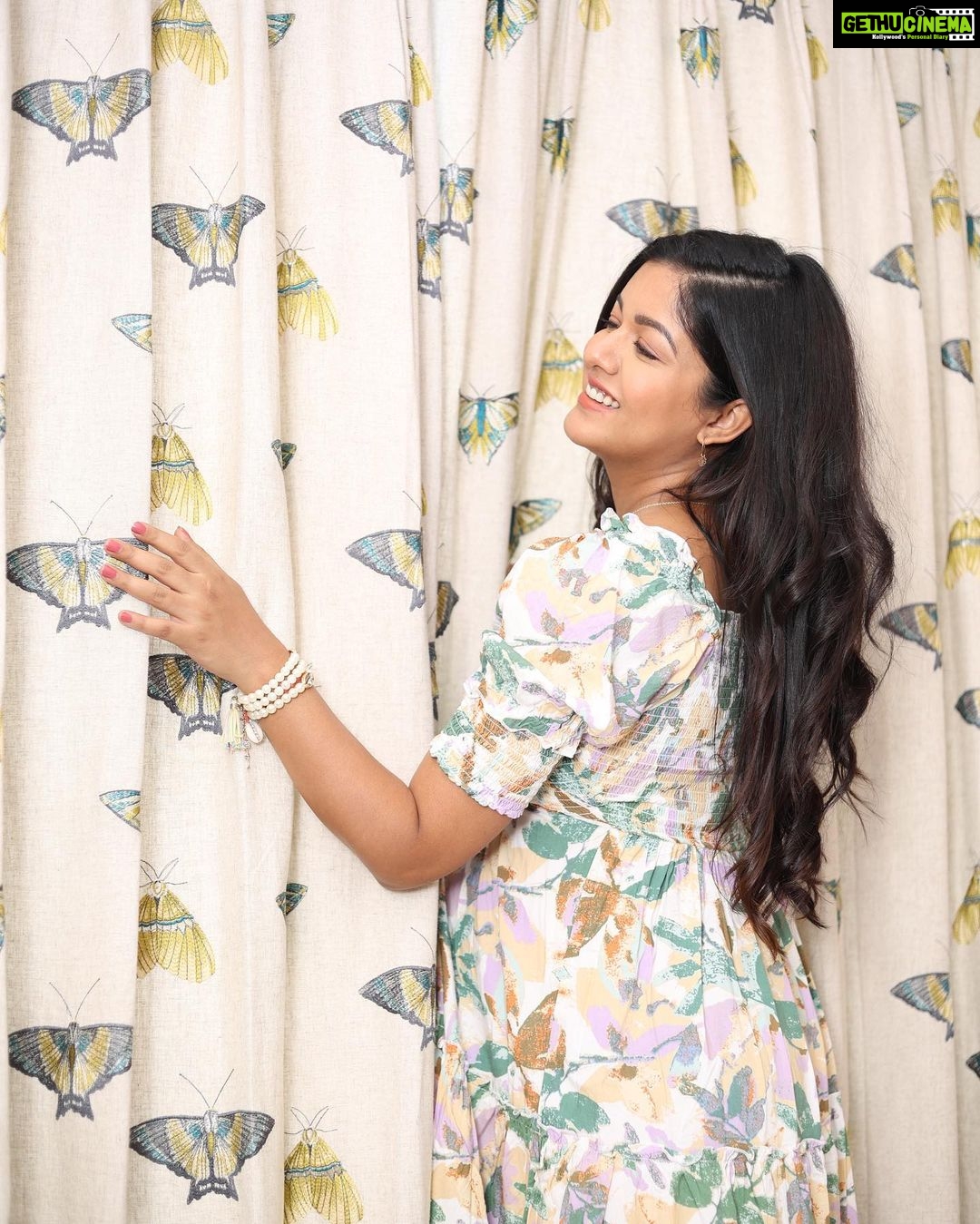 Ishita Dutta Instagram - In May, we embarked on a new chapter of our lives as we moved into our new home, preparing to embrace the joys of parenthood. To infuse our space with warmth and vibrant hues, we enlisted the help of @nesterrahomedecor, who have masterfully transformed our surroundings into a place that truly feels like home. Their expertise lies in crafting settings that align with each person's distinctive personality, featuring you in your spaces, because @nesterrahomedecor believes “Younique Stories Deserves Unique Settings”. The upholstery and curtains by @nesterrahomedecor have brought an undeniable elegance to our abode, effortlessly merging style and sophistication. This perfect blend of elements has elevated the overall ambiance, creating a space that exudes charm and refinement. #nesterra #nesterrahomedecor #FeaturingYou