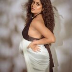 Ishita Dutta Instagram - Where everything starts ❤️ Styled by: @styleitupbyaashna Shot by: @deepak_das_photography @kakali_das_photography Outfit by: @vivababe_rent Makeup by: @celebsmakeupbysejal @makeoverbysejalthakkar Hair by: @kamalpalanhairstylist #ishidutta #mommytobe #blacknwhite
