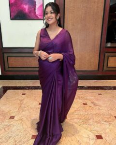 Ishita Dutta Instagram - What a fun night with my fav @vatsalsheth 

Yes I am officially obsessed with this color and yes you will see me in this shade till I get over it 😝

Styled by @natashaabothra
With @mausmi_mitra_
Saree @swtantraofficial @entertainmenttleo9
Jewellery  @miranabymegha
Potli @potlighar

Vatsal’s outfit @_umangmehta