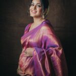 Ishita Dutta Instagram - My love for sarees and this color…. #borderlineobsessed 💜 Styled by: @styleitupbyaashna Shot by: @deepak_das_photography @kakali_das_photography Outfit: @karagiri_ethnic Earrings: @kushalsfashionjewellery Hair & makeup by: @makeoverbysejalthakkar @celebsmakeupbysejal @kamalpalanhairstylist