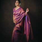 Ishita Dutta Instagram - My love for sarees and this color…. #borderlineobsessed 💜 Styled by: @styleitupbyaashna Shot by: @deepak_das_photography @kakali_das_photography Outfit: @karagiri_ethnic Earrings: @kushalsfashionjewellery Hair & makeup by: @makeoverbysejalthakkar @celebsmakeupbysejal @kamalpalanhairstylist