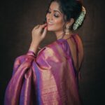Ishita Dutta Instagram - My love for sarees and this color…. #borderlineobsessed 💜 Styled by: @styleitupbyaashna Shot by: @deepak_das_photography @kakali_das_photography Outfit: @karagiri_ethnic Earrings: @kushalsfashionjewellery Hair & makeup by: @makeoverbysejalthakkar @celebsmakeupbysejal @kamalpalanhairstylist