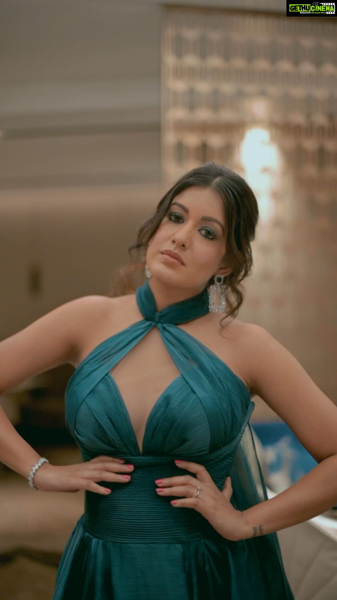 Ishita Dutta Instagram - #vibes 💕 Styled by @natashaabothra Team @priyankaa.a_91 @dhwaniivithalani_22 Outfit @nourbyneharika Earrings @miranabymegha @affiliates_pr Bracelet @mozaati Makeup and Hair @makeoverbysejalthakkar Photographer @deepak_das_photography @kakali_das_photography @raj_kashyap_144 Location @courtyardmumbai @ummraomumbai