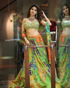 Iswarya Menon Instagram - Grace over everything 💚🧡 . 📷 @ganeshpeddireddy Stylist- @saranya_raov Outfit: @taavareclothing Accessories: @treasureboxoriginals Styling assistant- @_anok_ok Makeup- @munna_bridal_makeup Hair- @sknsankar
