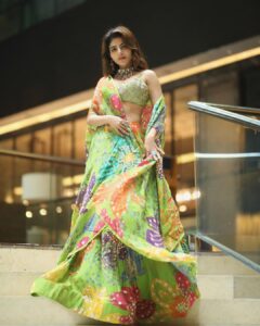 Iswarya Menon Instagram - Grace over everything 💚🧡 . 📷 @ganeshpeddireddy Stylist- @saranya_raov Outfit: @taavareclothing Accessories: @treasureboxoriginals Styling assistant- @_anok_ok Makeup- @munna_bridal_makeup Hair- @sknsankar