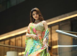 Iswarya Menon Instagram - Grace over everything 💚🧡 . 📷 @ganeshpeddireddy Stylist- @saranya_raov Outfit: @taavareclothing Accessories: @treasureboxoriginals Styling assistant- @_anok_ok Makeup- @munna_bridal_makeup Hair- @sknsankar