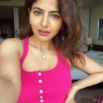 Iswarya Menon Instagram - Can’t say no to PINK ever 💖