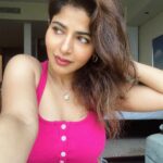 Iswarya Menon Instagram - Can’t say no to PINK ever 💖