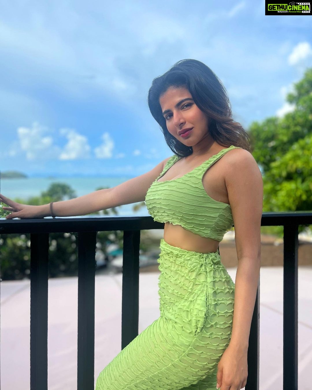 Iswarya Menon Instagram - Thank you for all wishing me on my birthday ❤️ Just wanted to tell you that every post, every story, every tweet, every video , every collage that you made for me to wish me, meant a lot to me ❤️❤️❤️ Thank you for that ❤️ Thank you for the love ! Just so grateful for you 🧿🙏🏼
