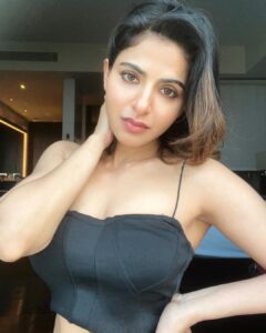Iswarya Menon Instagram - Hey hey hey!!!
Did you miss me ???
Been a week , so just Checking up on you 💋♥️
