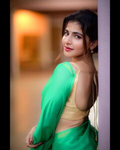 Iswarya Menon Instagram - இனிய தமிழ் புத்தாண்டு நல்வாழ்த்துக்கள் 🙏🏻💚
.
.
📷- @camerasenthil 
@ivalinmabia 
@jeevithamakeupartistry