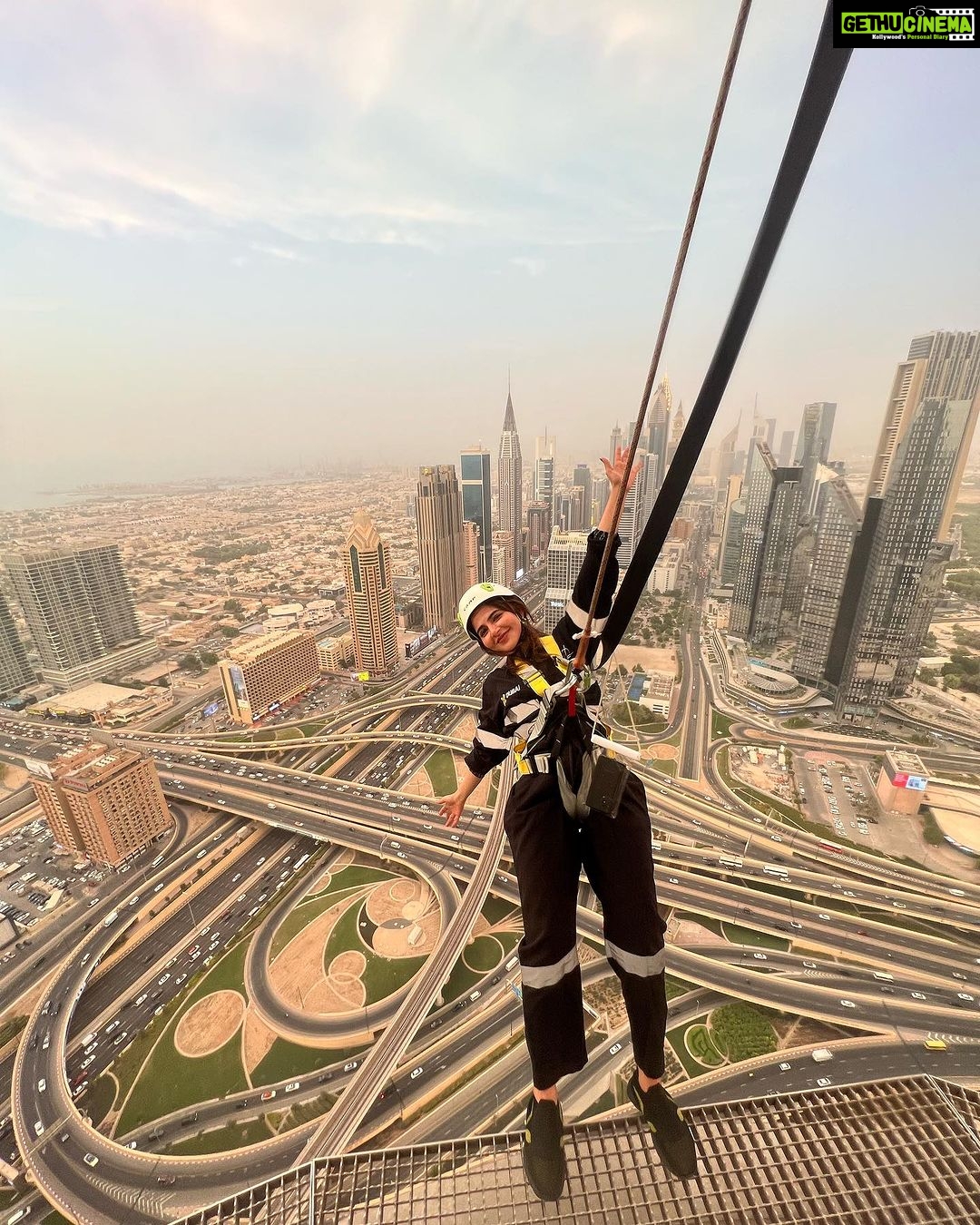 Iswarya Menon Instagram - “Edge walk” literally 😳 Never knew that walking & swinging on the edge of an open building wil be fun 😳 . @gtholidays.in ♥️ Karthik & @rajeesh_raju_ thank you for making my #dubai experience truly amazing.