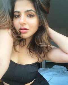 Iswarya Menon Instagram - Hey hey hey!!!
Did you miss me ???
Been a week , so just Checking up on you 💋♥️