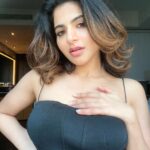 Iswarya Menon Instagram – Hey hey hey!!!
Did you miss me ???
Been a week , so just Checking up on you 💋♥️