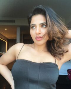 Iswarya Menon Instagram - Hey hey hey!!!
Did you miss me ???
Been a week , so just Checking up on you 💋♥️